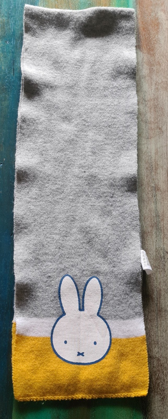 Nijntje Sjaal - Grijs met Geel, Kinderen en Baby's, Babykleding | Mutsen, Sjaals en Wanten, Gebruikt, Jongetje of Meisje, Nijntje