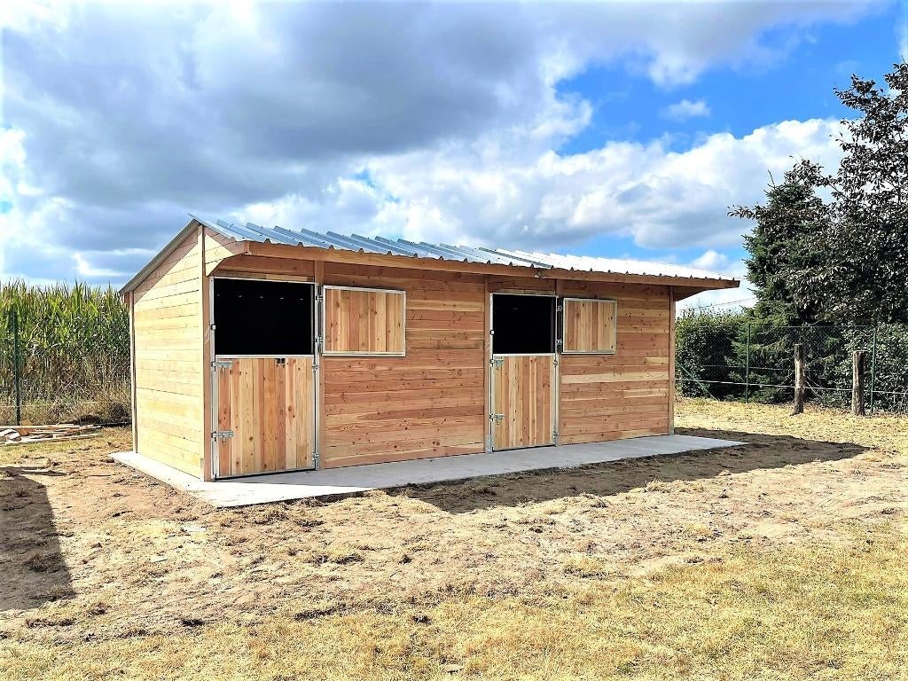 Twee paardenstallen (3x3) in één lijn – zelfbouwpakket, Weidegang