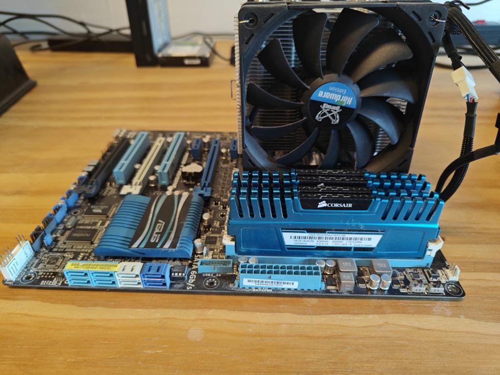 ASUS Moederbord met Intel Core i7 2700K, 16G RAM en Koeler, Computers en Software, Moederborden, Gebruikt, DDR3, Ophalen of Verzenden