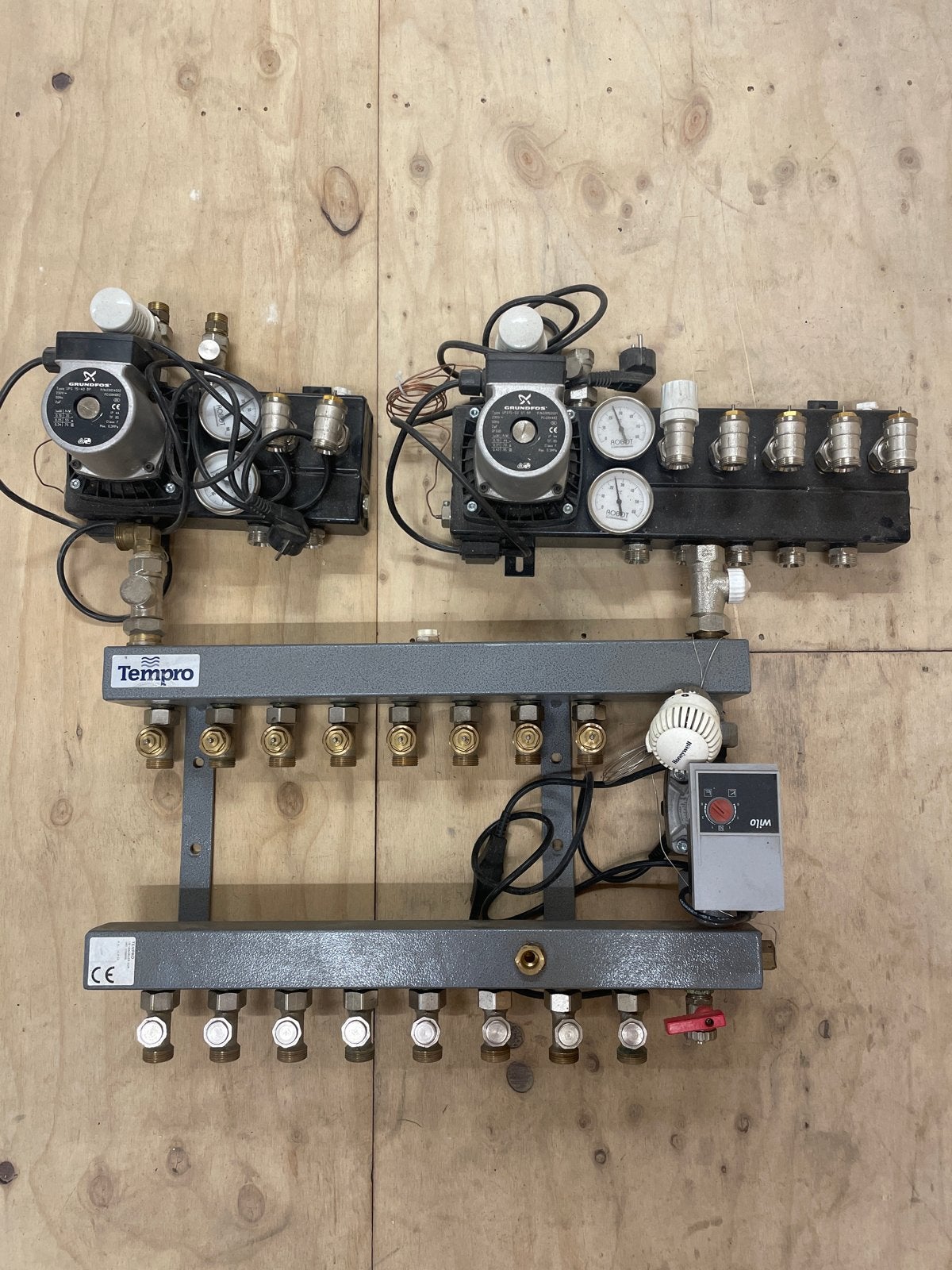Vloerverwarming verdeler met Grundfos pompen, Ophalen, Gebruikt, Minder dan 30 cm, Overige typen