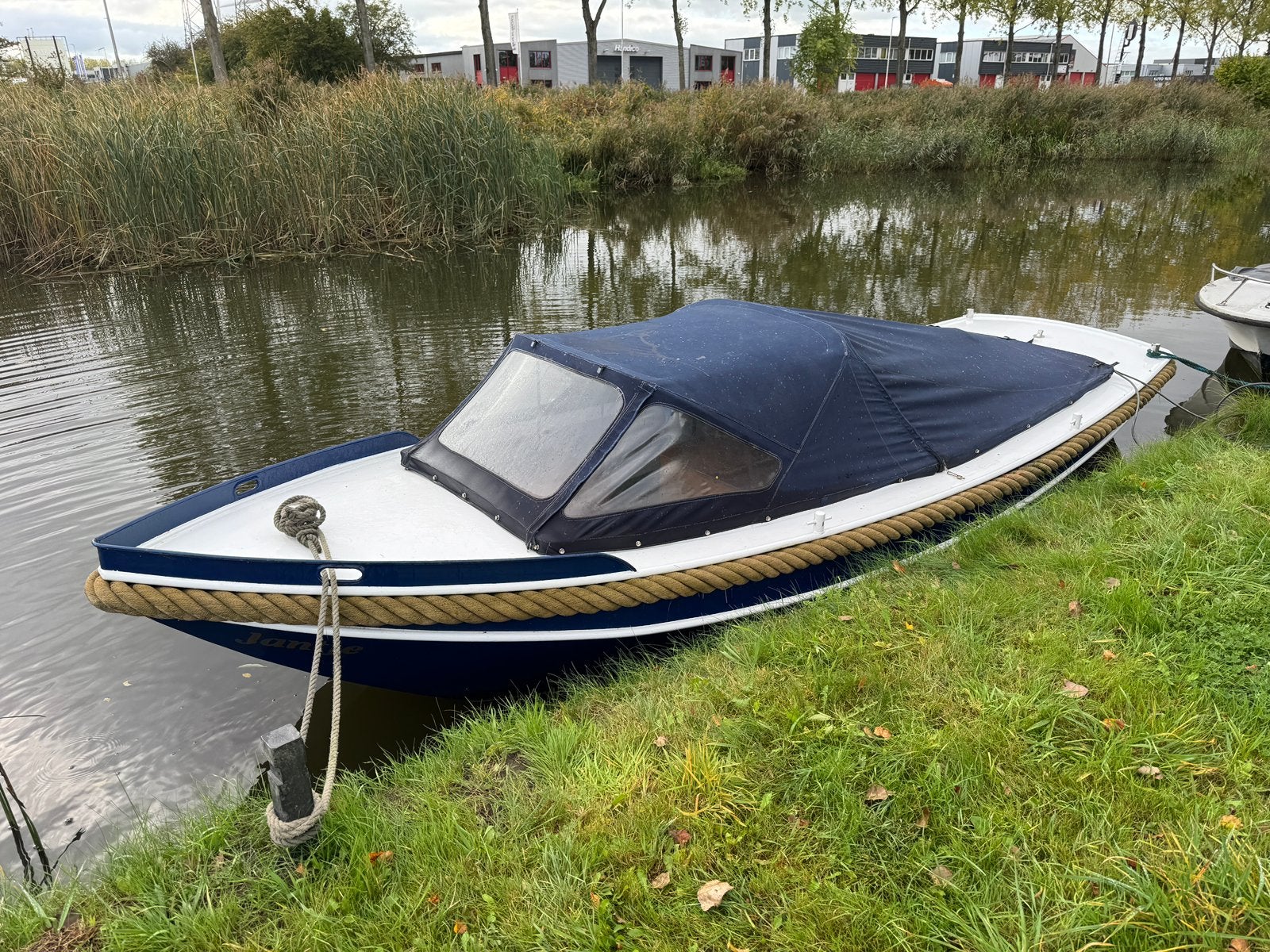 Mooie sloep, recent in de verf gezet met nieuwe kabelaring, Watersport en Boten, Sloepen, Gebruikt, Staal, Binnenboordmotor, Diesel