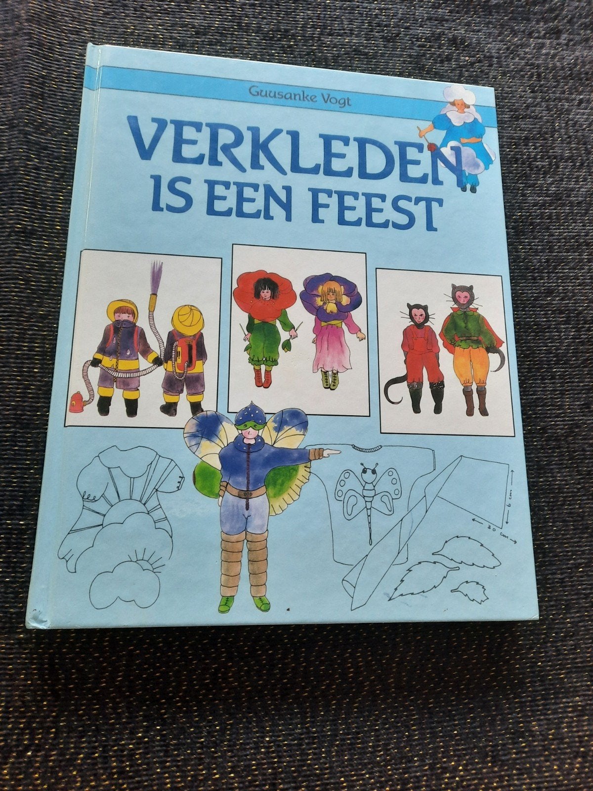 Verkleden is een Feest - Hardcover boek met patronen, Ophalen of Verzenden