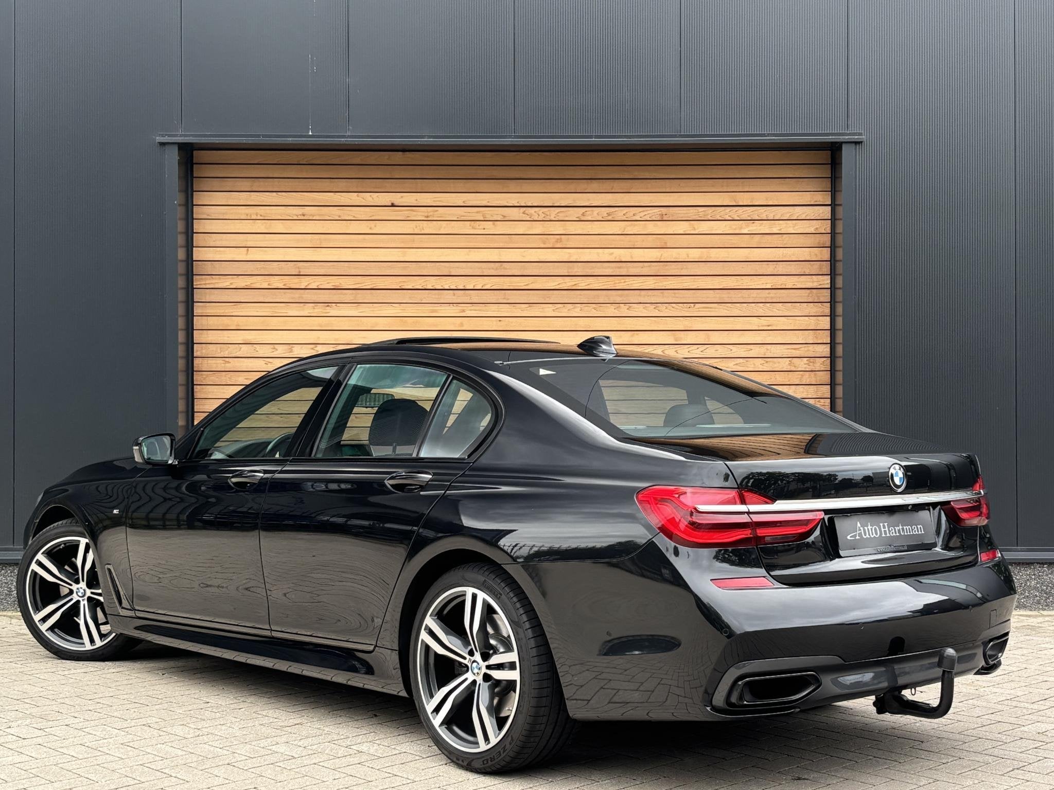 BMW 7-serie 730d xDrive 4W-BESTURING|MASSAGE|H&K|PANO|SOFT-C, Auto's, Dealer onderhouden, 1800 kg, Gebruikt, 2993 cc