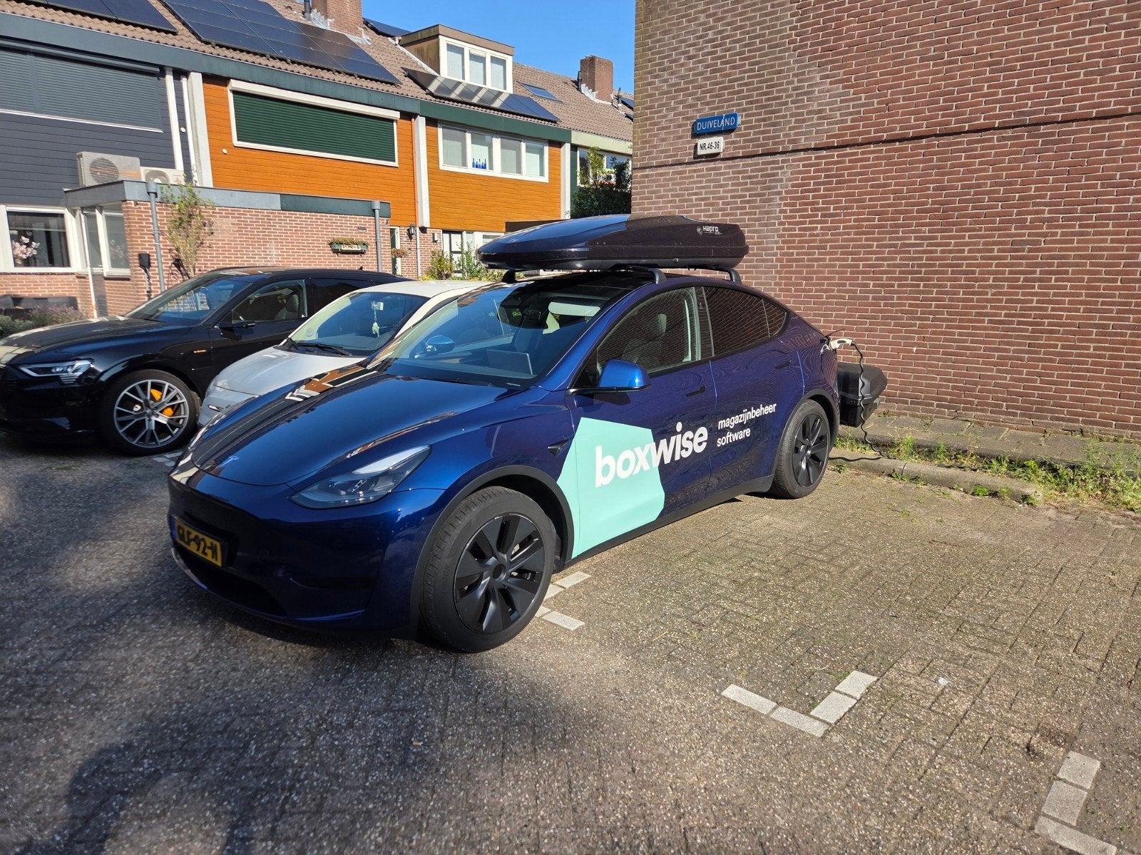 Te huur: Hapro Zenith 8.6 440 liter dakkoffer, Auto diversen, Ophalen, Zo goed als nieuw