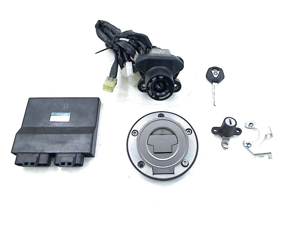 Slotenset Yamaha FZ 1 2010-2012 (FZ1 FAZER) 2012 1121007380, Yamaha Motor Europe N.V., Gebruikt, Customersupport@yamaha-motor.co.uk