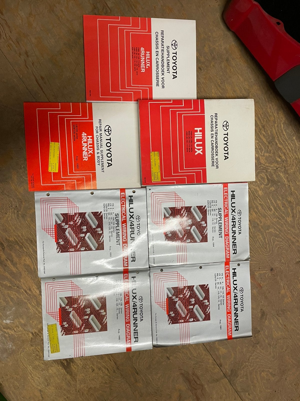 Toyota hilux handboeken n8 n9 n10 ln105 ln110, Ophalen of Verzenden, Zo goed als nieuw, Toyota