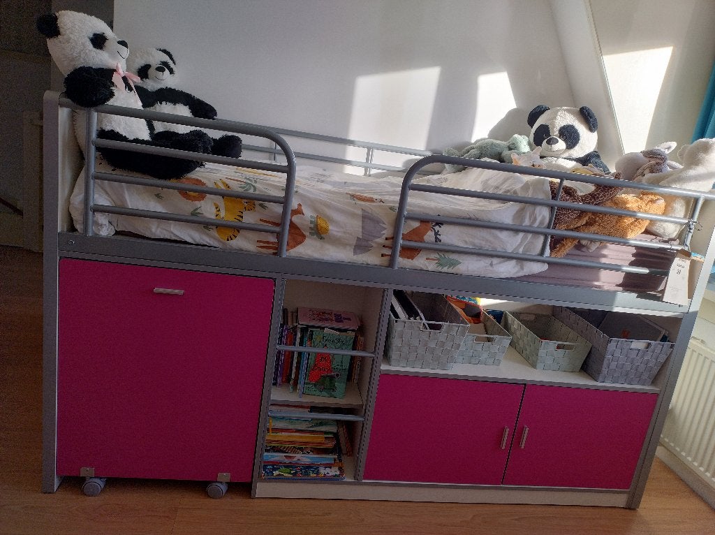 Halfhoogslaper roze/wit uitschuifbaar bureau Vipack/Lucevi, Kinderen en Baby's, Kinderkamer | Stapelbedden en Hoogslapers, Ophalen