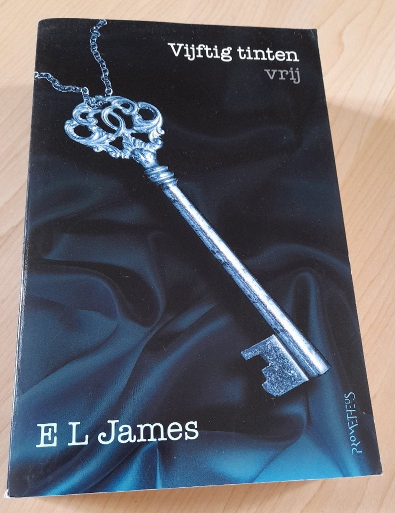 DIVERSE BOEKEN VIJFTIG TINTEN  EL James, Ophalen of Verzenden, Zo goed als nieuw
