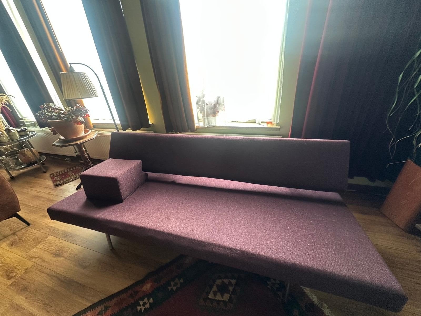 Martin Visser Stijlvolle paarse slaapbank/daybed., Ophalen, Minder dan 75 cm, Tweepersoons, Zo goed als nieuw