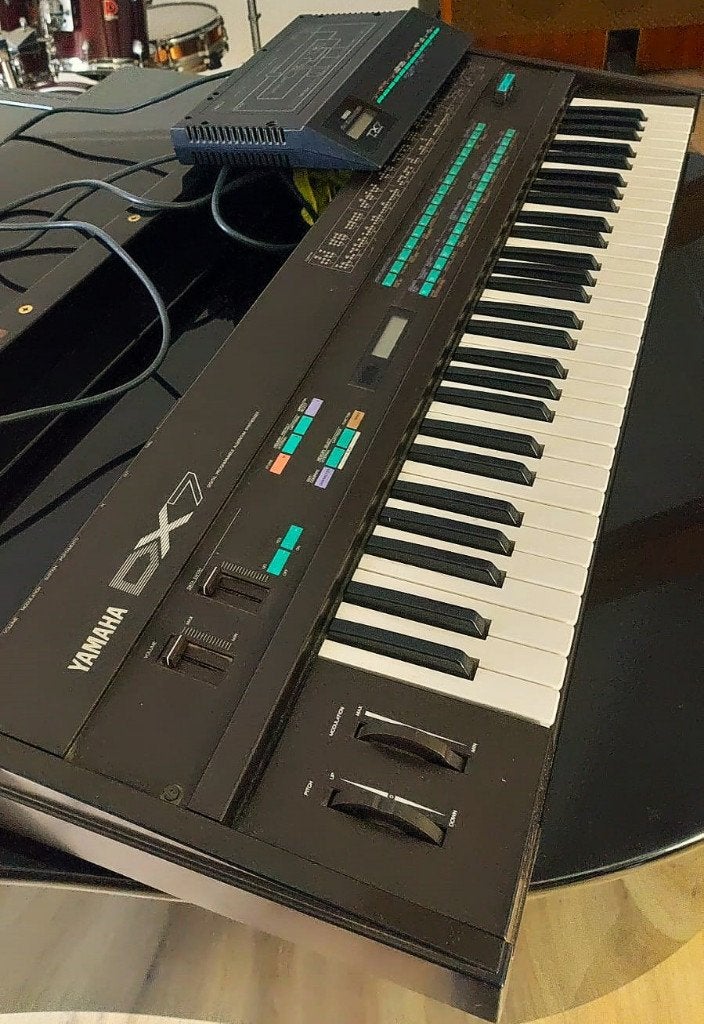 Yamaha DX7 en TX7 (eerste originele lichting), Ophalen, Yamaha, Met midi-aansluiting, 61 toetsen