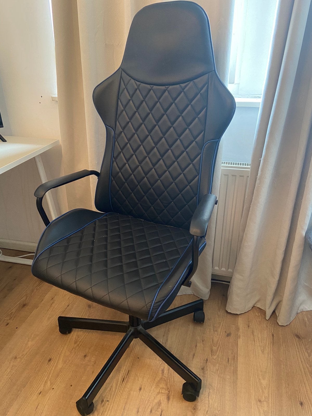 Utespelare Gaming Chair, Huis en Inrichting, Ophalen, Zo goed als nieuw, Zwart