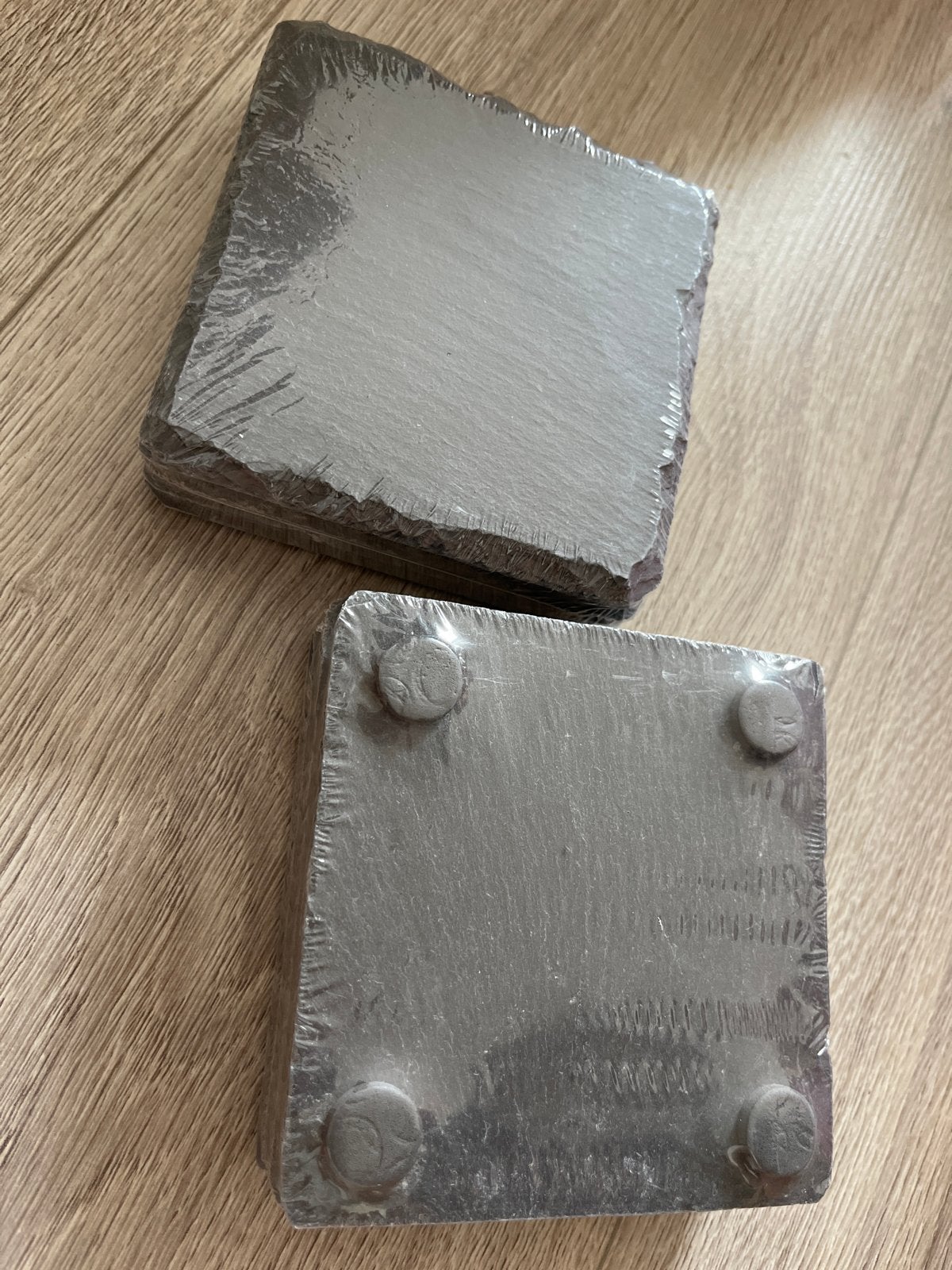 Nieuwe leisteen onderzetters met antislip (set van 2), Huis en Inrichting, Steen/keramiek, Glasonderzetter, Ophalen of Verzenden