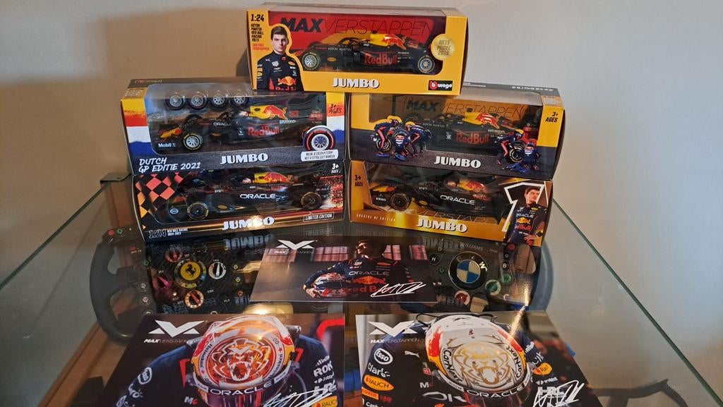 Max Verstappen Red Bull modelauto's met 3 Fanclub kaarten., Ophalen of Verzenden, Nieuw, Bburago