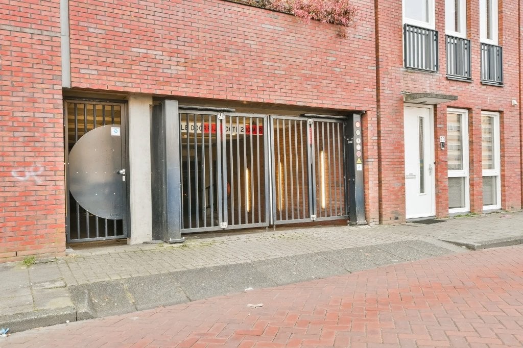 Pakeerplaats te huur, Amsterdam