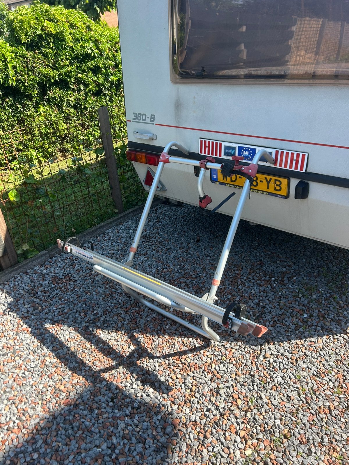 Carry-Bike Simple Plus 200 fietsendrager, Auto diversen, Fietsendragers, Zo goed als nieuw, 2 fietsen, Elektrische fiets, Achterklepdrager