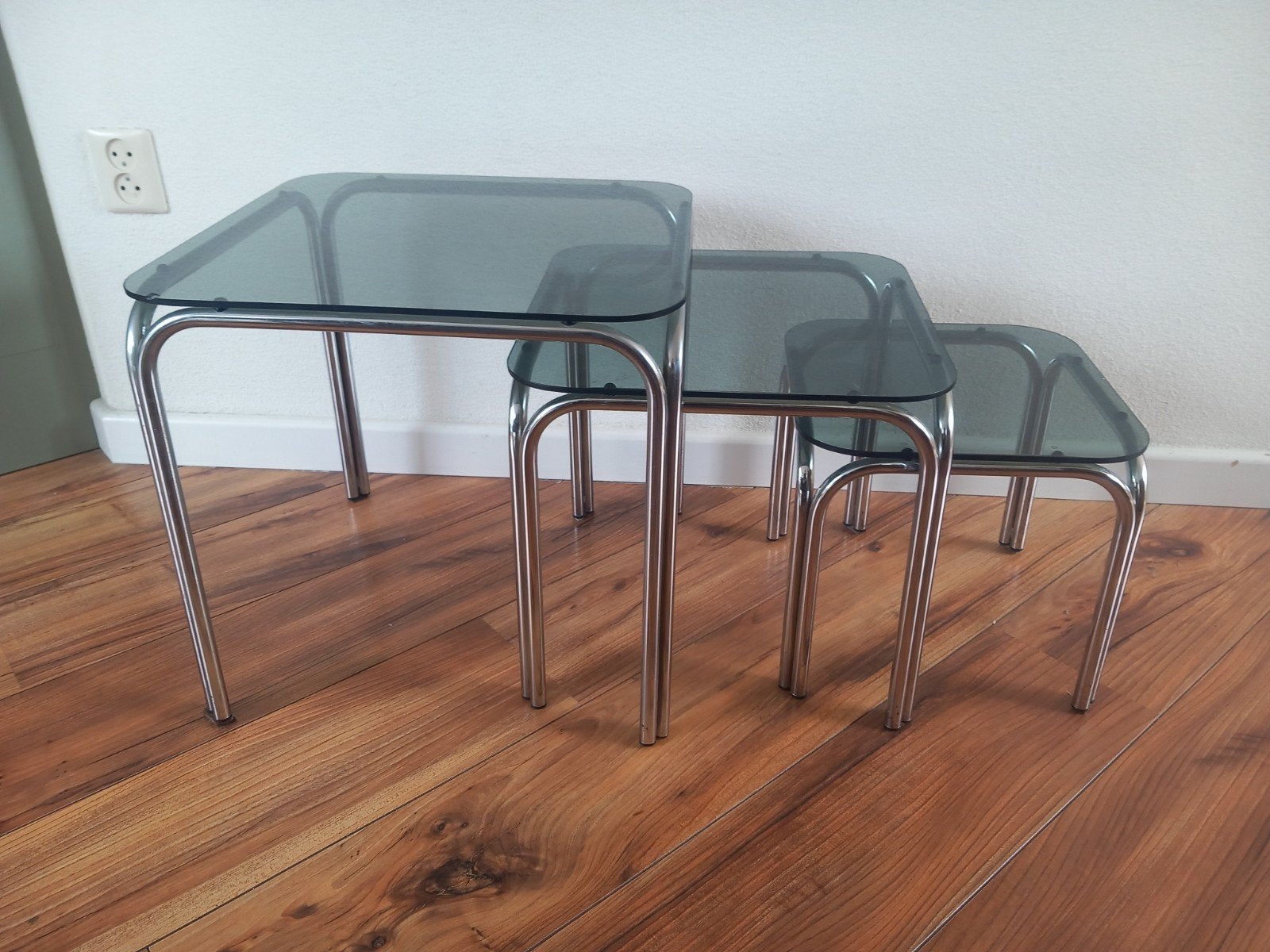 Drie glazen bijzettafels, Minder dan 55 cm, Gebruikt, Vierkant, Glas