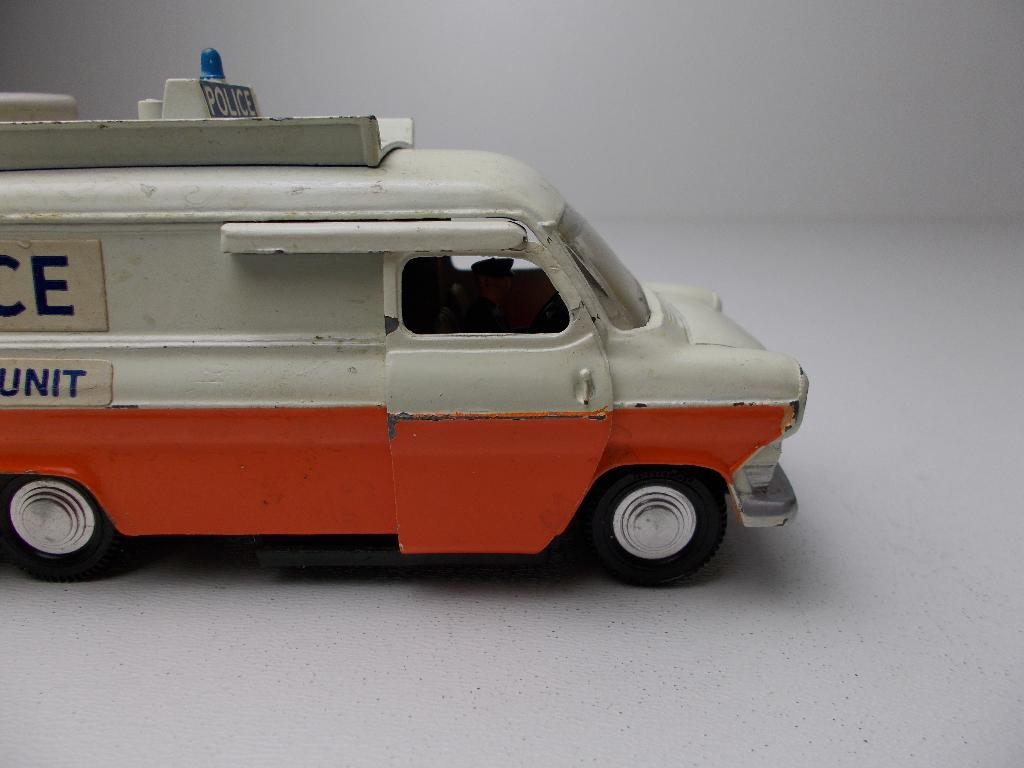 1972 Dinky Toys 287 FORD TRANSIT POLICE ACCIDENT + BORDEN!, Ophalen of Verzenden, Zo goed als nieuw, Bus of Vrachtwagen, Dinky Toys