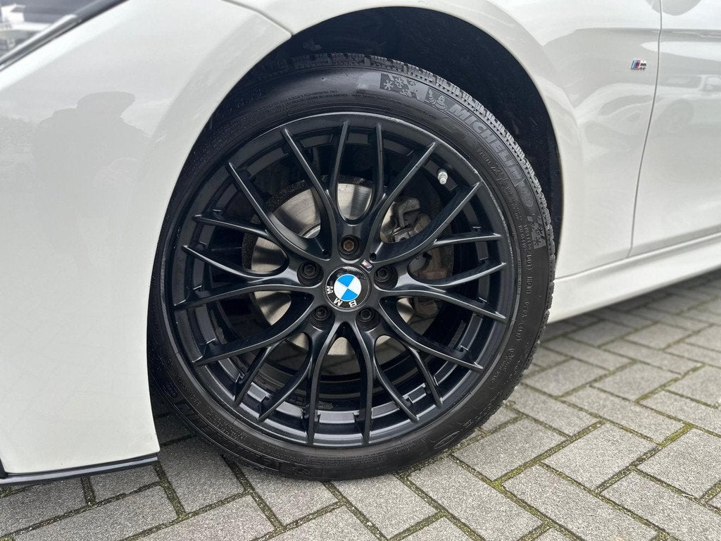BMW 3-serie Touring 318i Centennial Executive M Sport|Naviga, Auto's, Automaat, Gebruikt, Origineel Nederlands, 3 cilinders