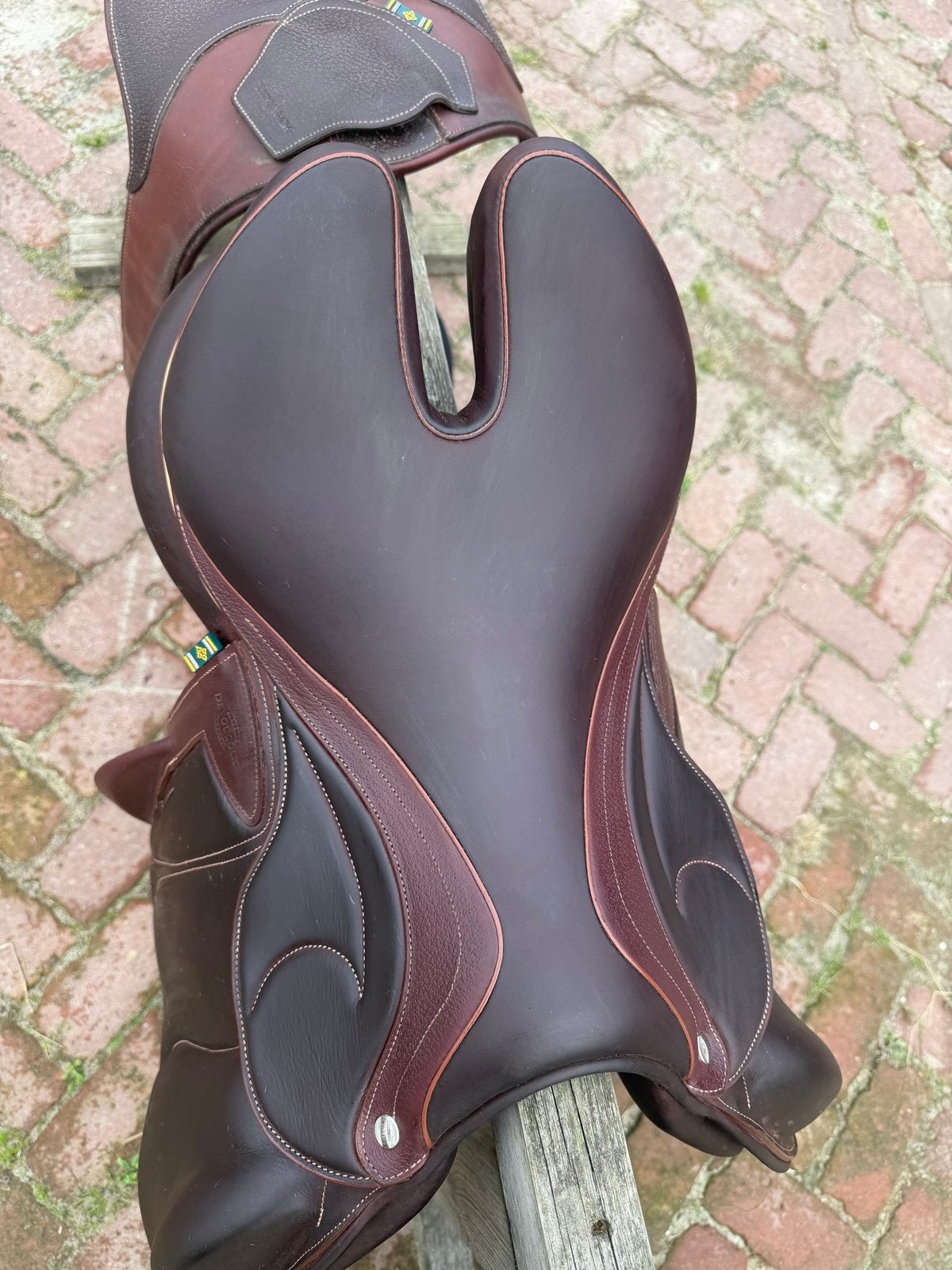 Devoucoux springzadel set 17,5 inch amper gebruikt, Dieren en Toebehoren, L (17.5 inch), Close contact, Vlakke zit, Overige merken