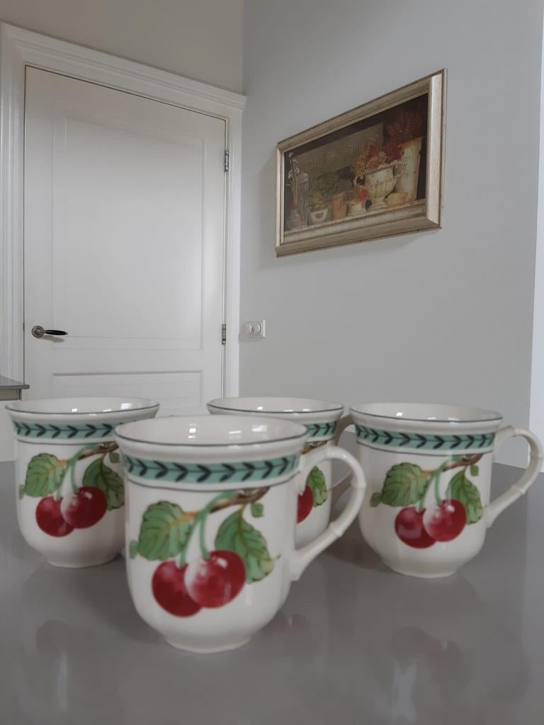 XL Mokken Villeroy en Boch French Garden Kers, Nieuw, Ophalen of Verzenden, Overige stijlen, Kop(pen) en/of Schotel(s)