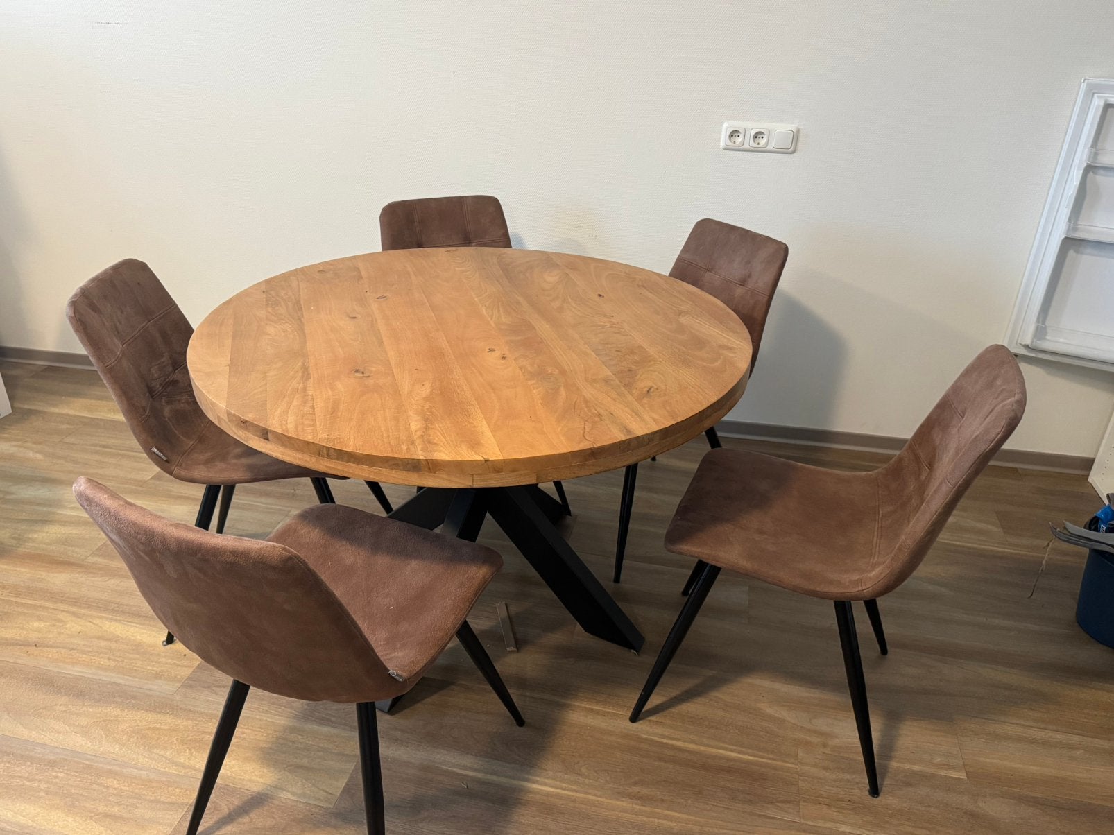 Eettafel (120cm) met 5 stoelen, Ophalen, Zo goed als nieuw, 4 tot 6 stoelen