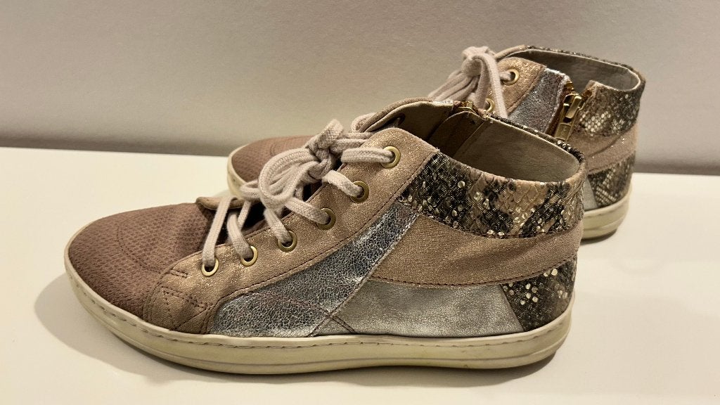 Pier One gouden sneakers (maat 38), Overige kleuren, Ophalen of Verzenden, Pier One, Sneakers of Gympen