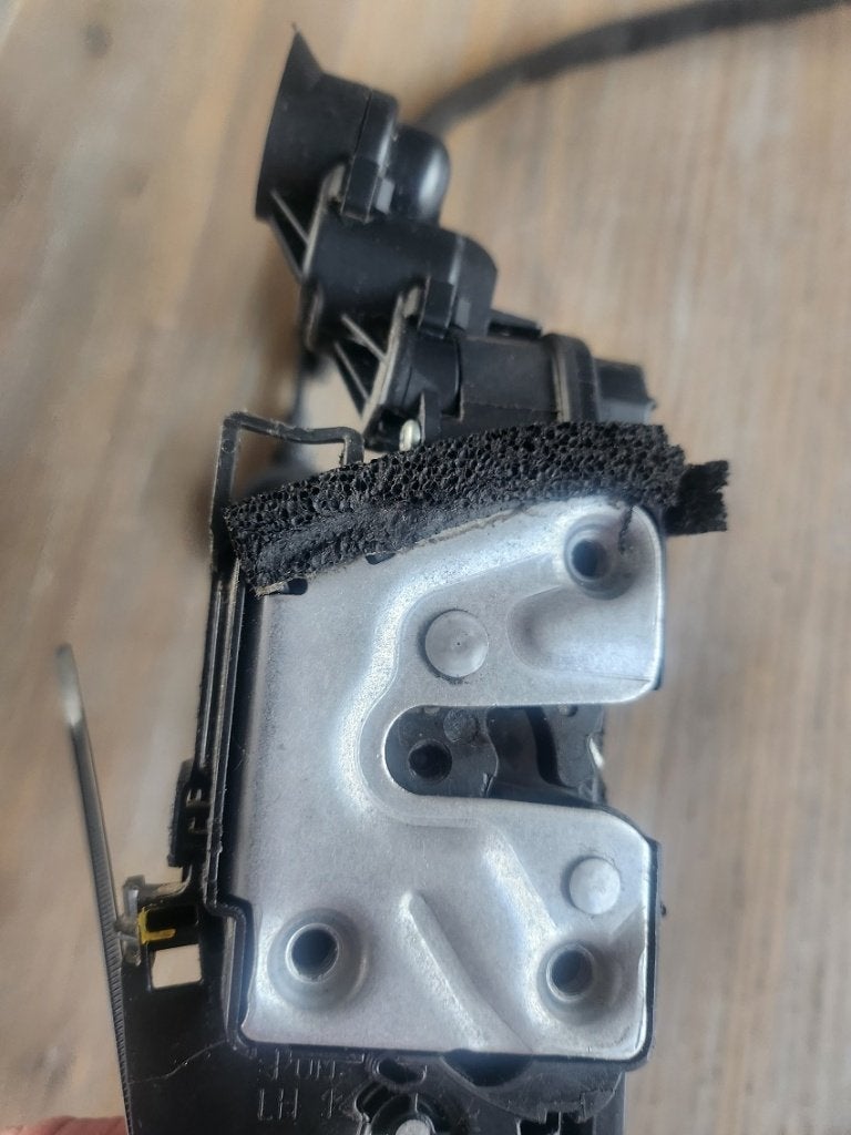 Renault captur 2013-2019 deurslot linksvoor 805031332r, Auto-onderdelen, Ophalen of Verzenden, Gebruikt, Renault, Deur