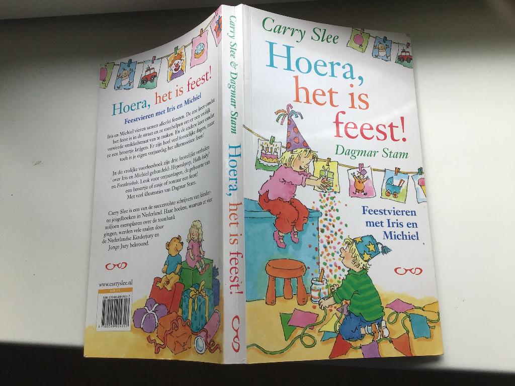 Hoera,het is feest door Carry Slee, Ophalen of Verzenden, Zo goed als nieuw, Fictie algemeen