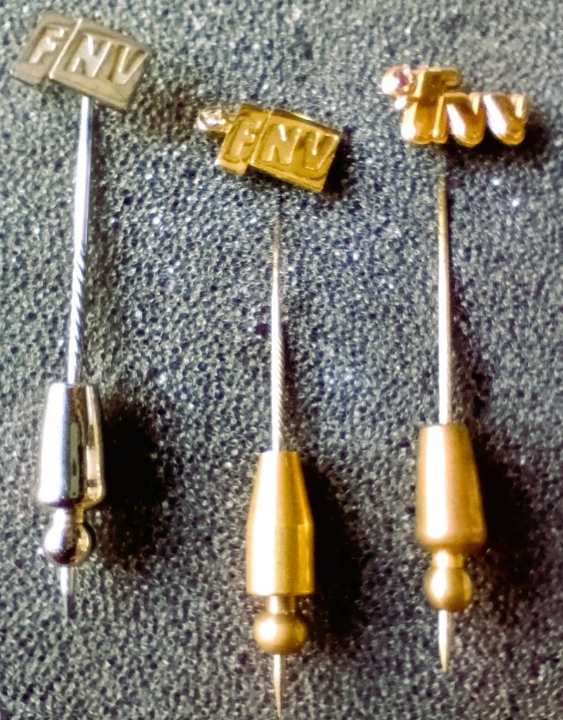set FNV jubileum reversspelden zilver goud robijn diamant, Ophalen of Verzenden, Gebruikt, Overige onderwerpen, Speldje of Pin