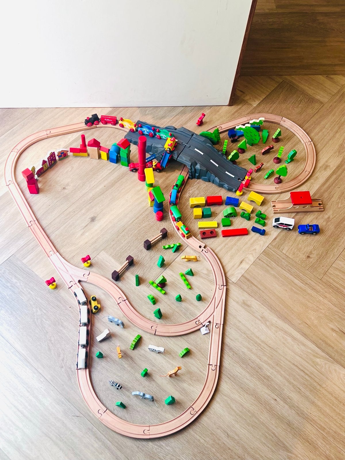 Grote houten treinbaan set met accessoires, Ophalen of Verzenden, Gebruikt, Jongen of Meisje
