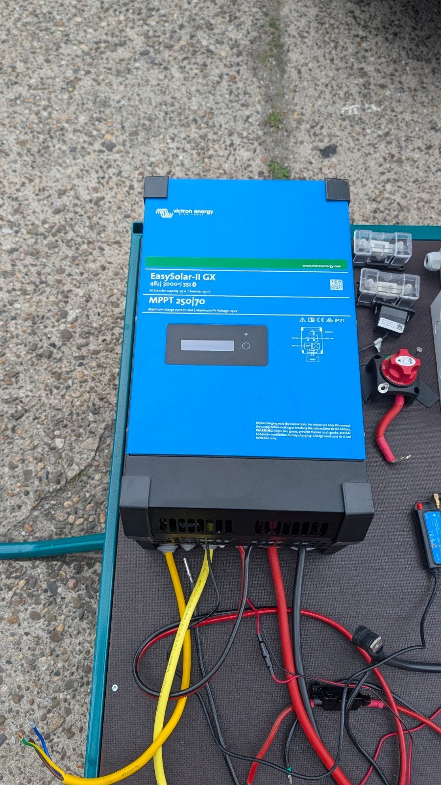 Victron easysolar-II gx 48/3000 en roypow lfp 8 kwh accu, Ophalen, Overige typen, Zo goed als nieuw, Victron