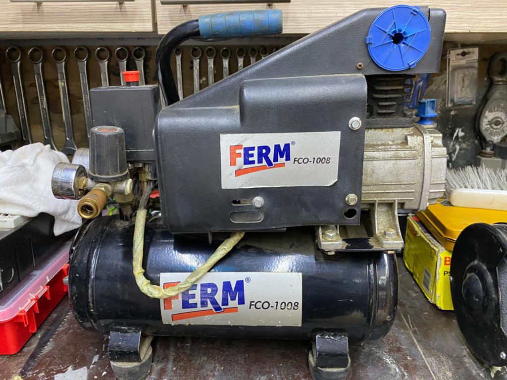Ferm compressor 8 liter FCO-1008, Ophalen, Gebruikt, 10 bar of meer, Minder dan 200 liter/min