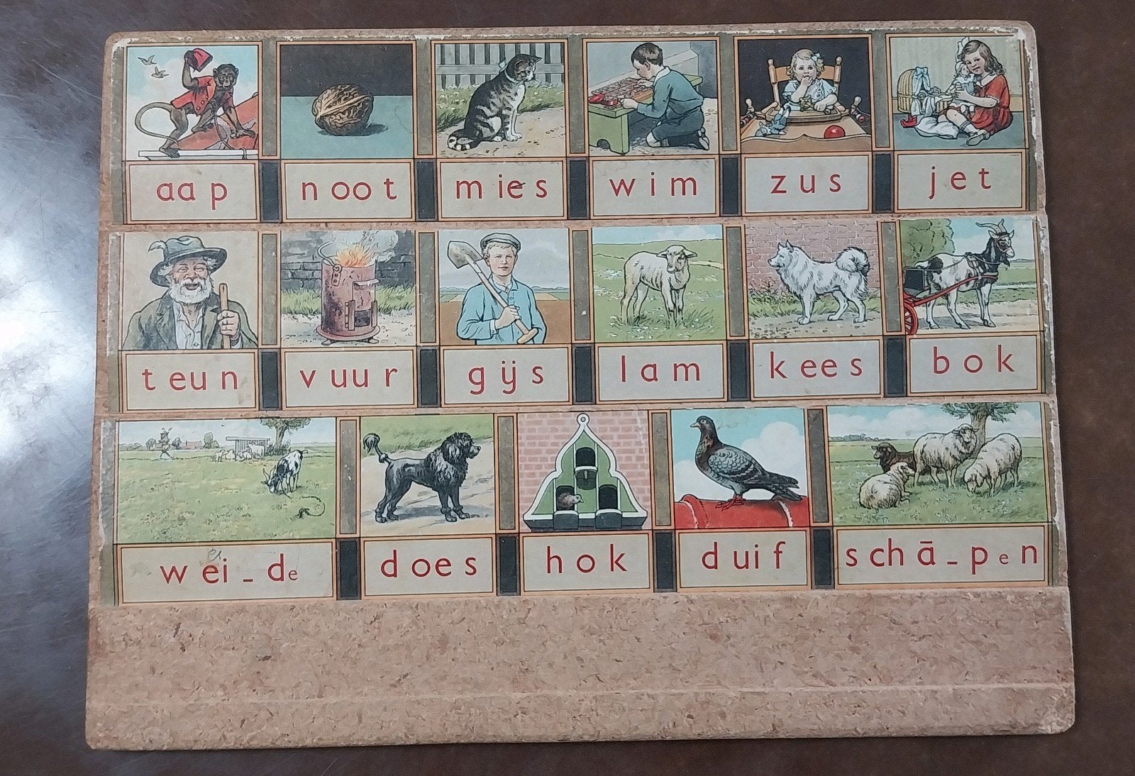 Vintage ABC leesplankje met letterdoosje, Antiek en Kunst, Antiek | Schoolplaten, Ophalen of Verzenden, Overige thema's