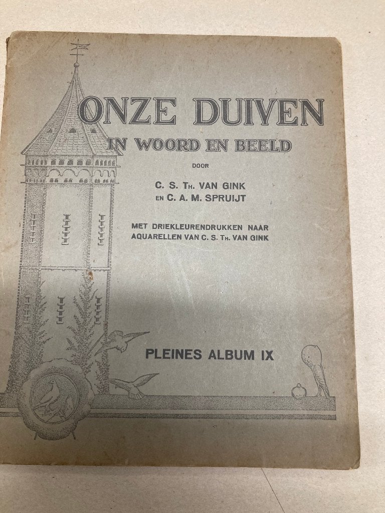 T.K. Onze duiven in woord en beeld Pleines Album IX, Ophalen of Verzenden, Gelezen, Prentenboek