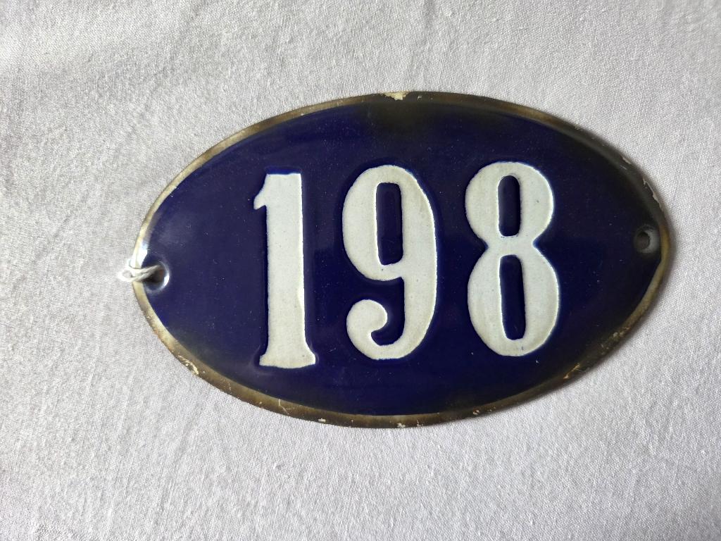 Ovaal huisnummer 198, Ophalen of Verzenden