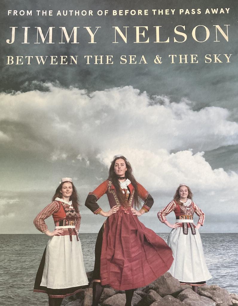 BETWEEN E & THE SKY by Jimmy Nelson, Ophalen of Verzenden, Zo goed als nieuw, Jimmy Nelson
