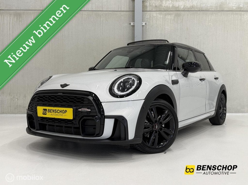Mini Mini 1.5 Cooper JCW Panodak Leer Navi Carplay Camera 5, Auto's, Mini, 136 pk, Zwart, Wit, Leder