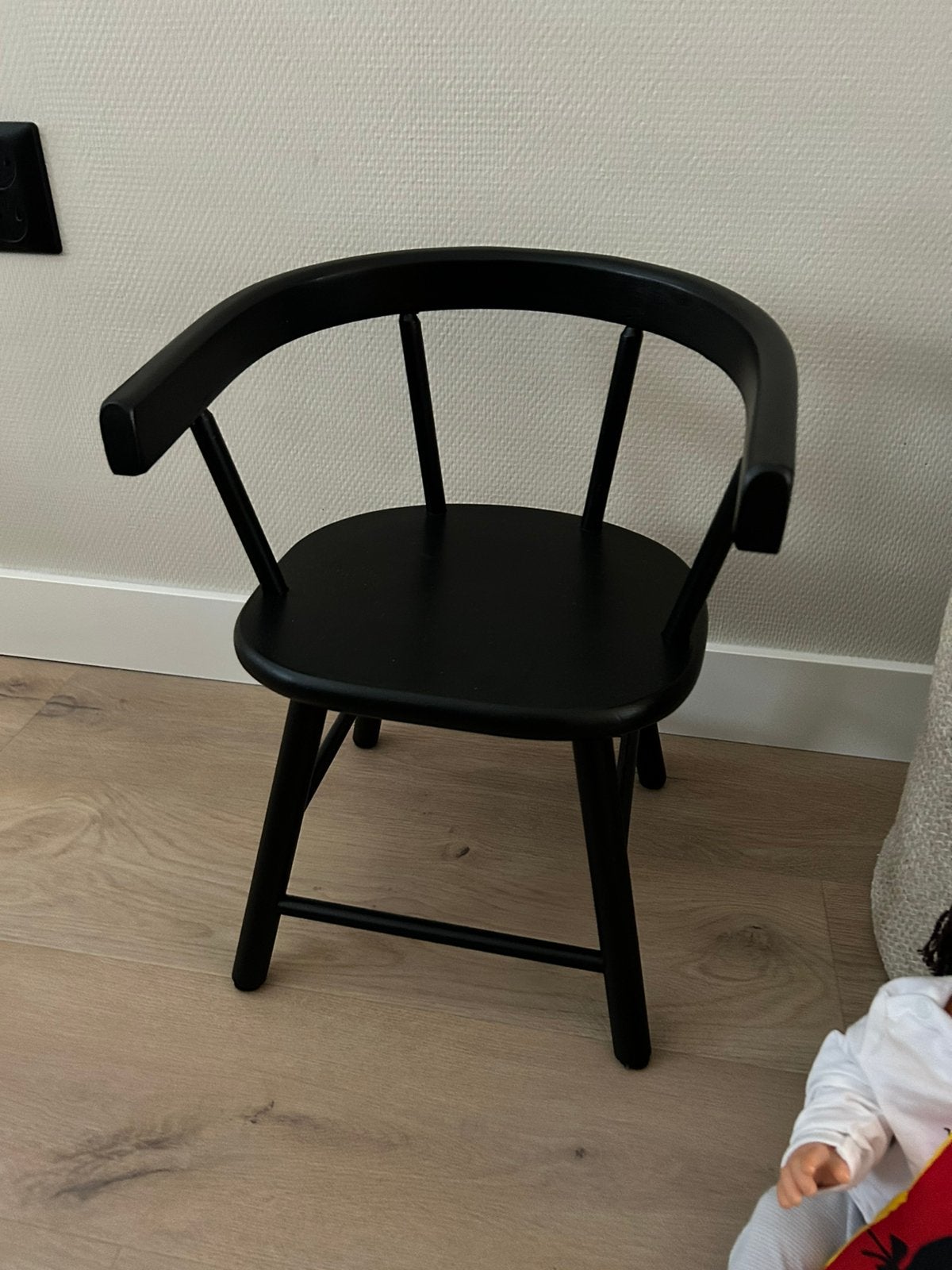 LEUK ZWART HOUTEN  KINDERSTOELTJE  …, Kinderen en Baby's, Kinderkamer | Tafels en Stoelen, Ophalen of Verzenden, Zo goed als nieuw
