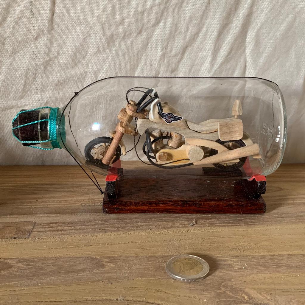 Motor in fles - handgemaakt - TTM Wonen, TTM Wonen, Meubels – (Perzische) Tapijten en Woonaccessoires, Meerkleurig, Overige materialen