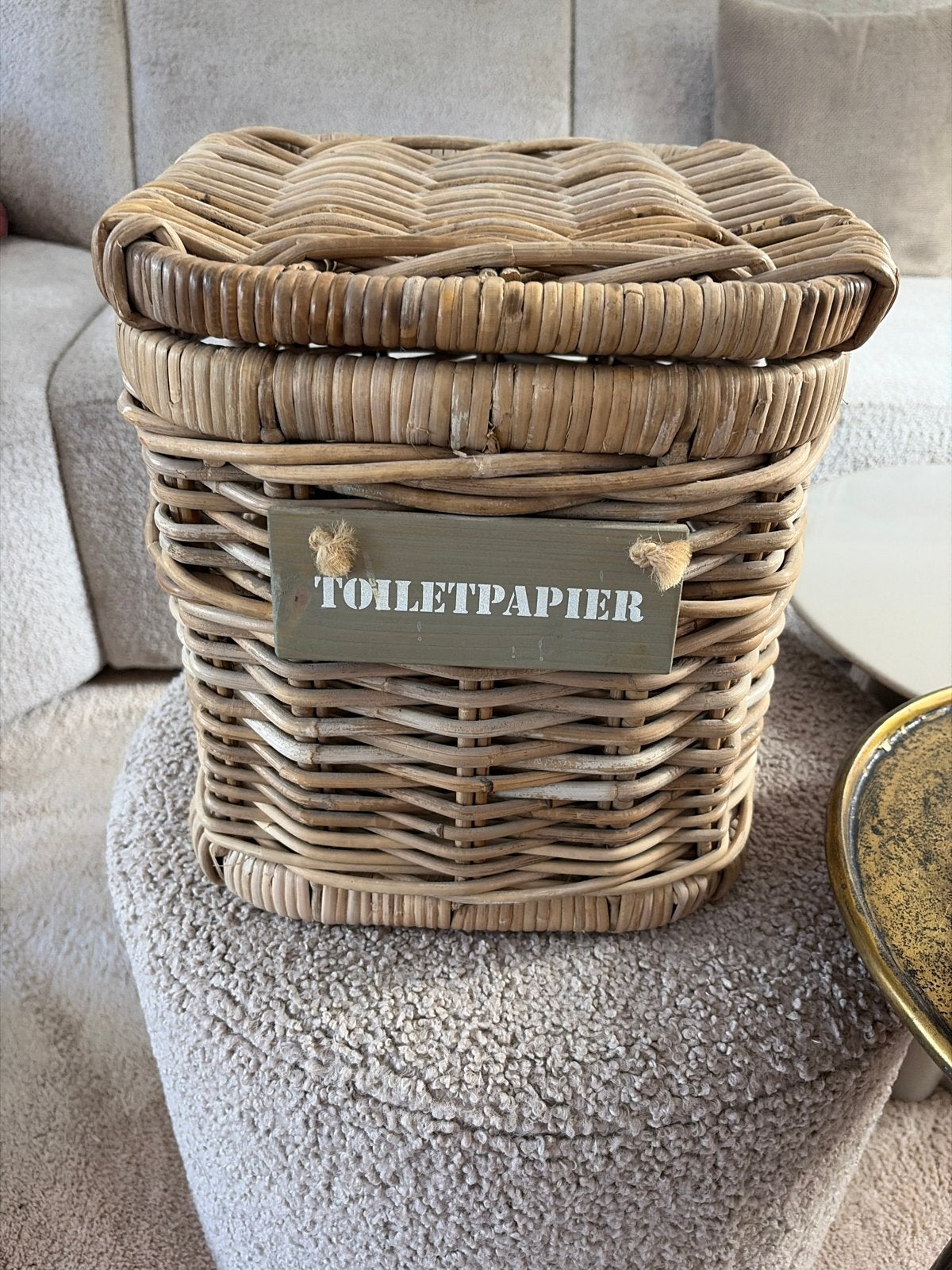 Rotan toiletpapiermand met deksel, Huis en Inrichting, Badkamer | Badtextiel en Accessoires, Zo goed als nieuw, Overige typen