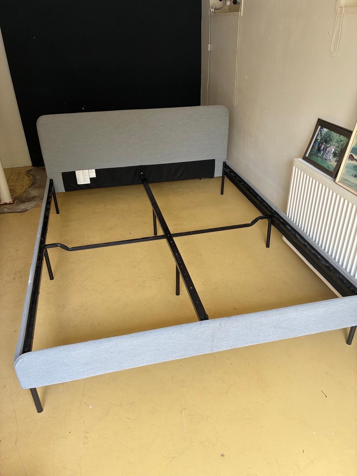 IKEA Slattum bedframe 160x200 gestoffeerd grijs, Ophalen, Tweepersoons, Zo goed als nieuw, 200 cm