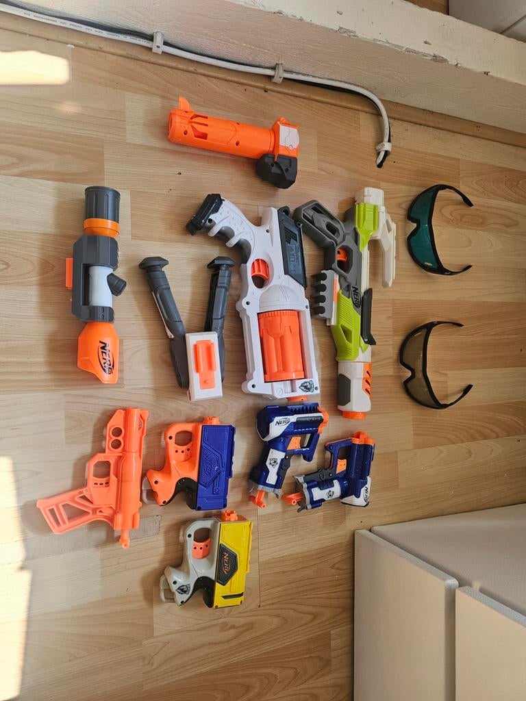 Groot Nerf geweren en pistolen pakket met accessoires, Ophalen of Verzenden, Zo goed als nieuw, Jongen of Meisje