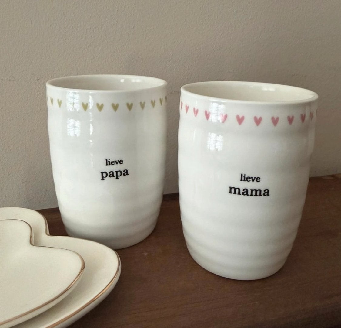 Zusss beker papa mama, Huis en Inrichting, Ophalen of Verzenden, Zo goed als nieuw, Overige stijlen, Kop(pen) en/of Schotel(s)