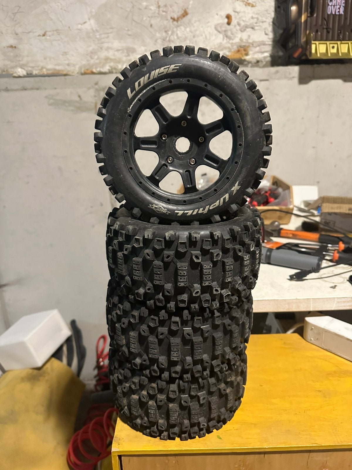Louise RC X-Uphill 8S Banden + Velgen ( zeer nette staat ), Ophalen, Zo goed als nieuw, Auto