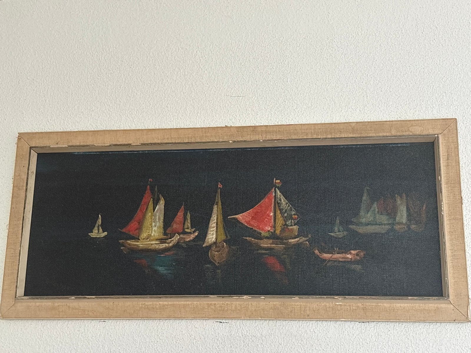 Schilderij met zeilboten op donker water, Antiek en Kunst, Kunst | Schilderijen | Klassiek, Ophalen, Maritiem / water, Doek, Realistisch