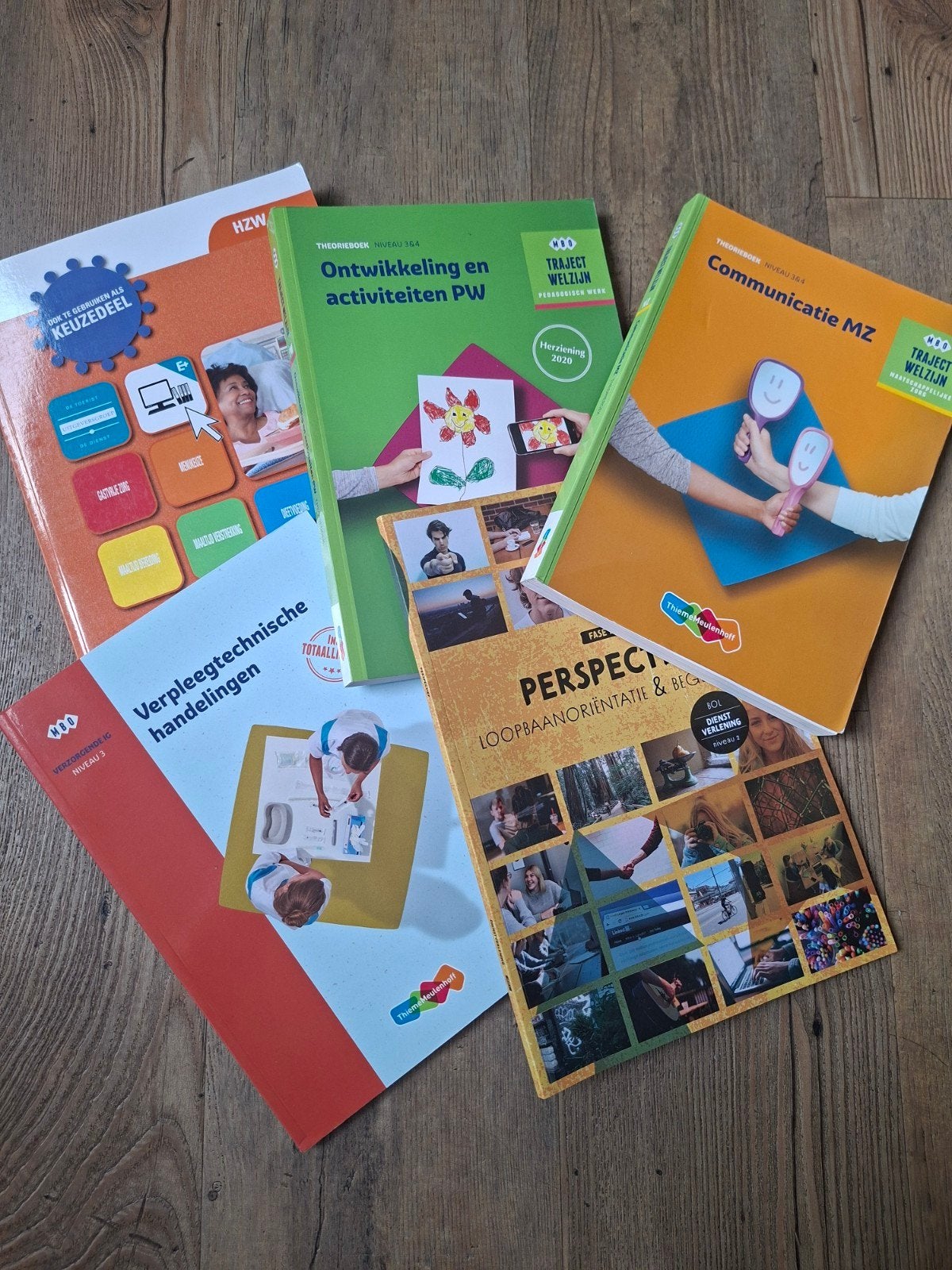 Schoolboeken Helpende, niveau 2, 3 en 4, Zorg en Welzijn, Ophalen of Verzenden, Zo goed als nieuw, Overige niveaus, Nederlands