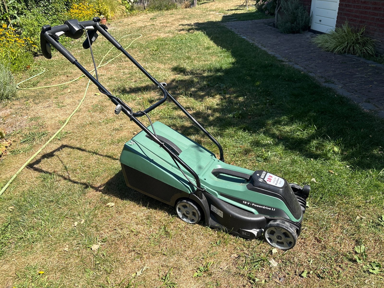 Bosch 18V Accu Grasmaaier - 34 cm maaibreedte, Ophalen, Cirkelmaaier, Gebruikt, Accu-grasmaaier