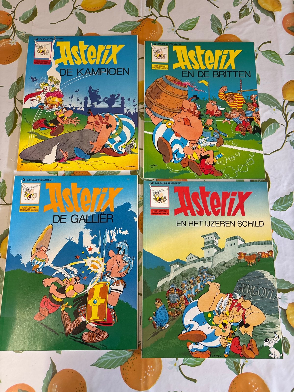 Asterix stripboeken - 4 delen, Meerdere stripboeken, Ophalen of Verzenden, Gelezen