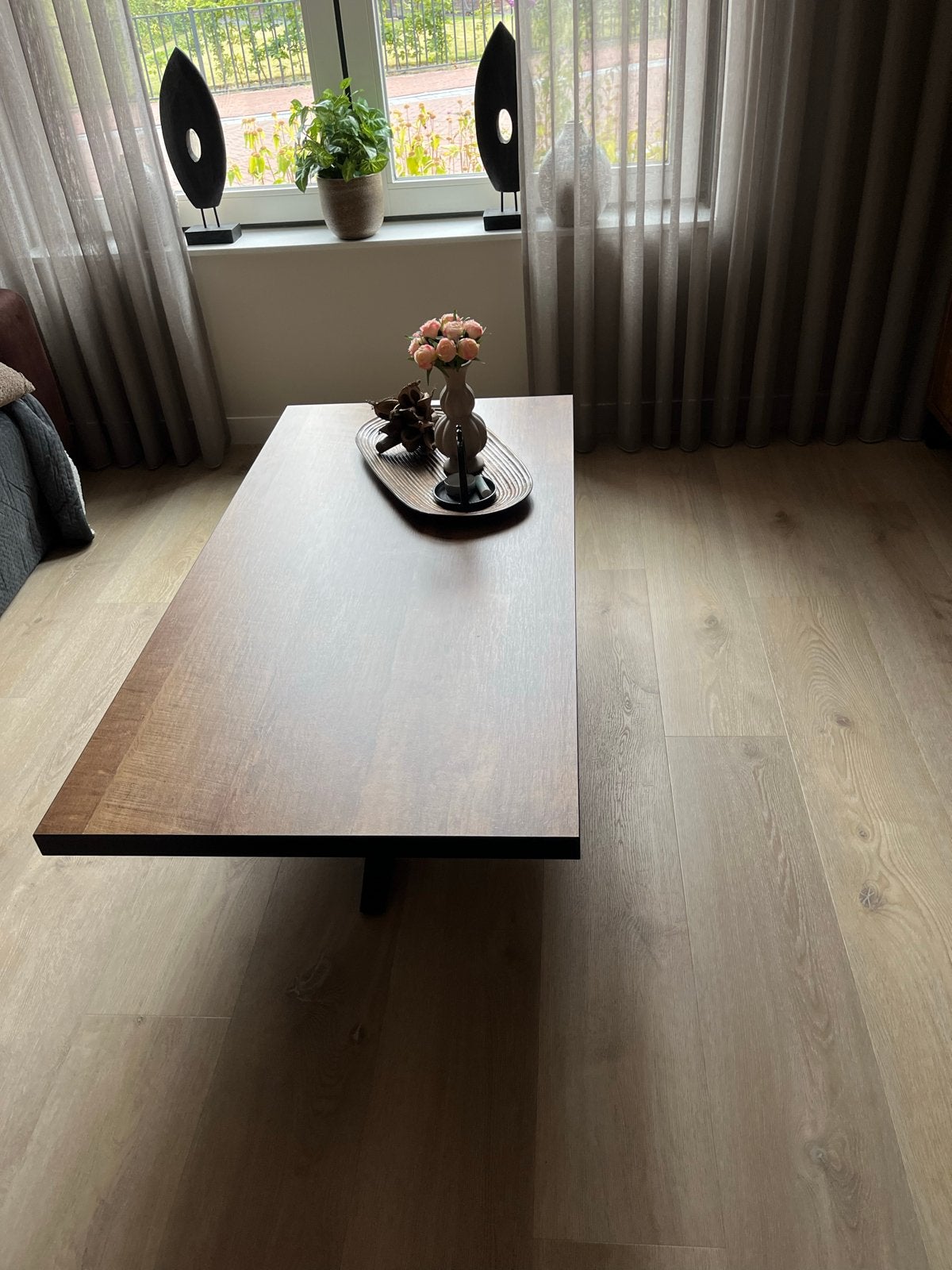 Stijlvolle Salontafel met Zwart Metalen Onderstel, Ophalen, 50 tot 100 cm, Zo goed als nieuw, 150 tot 200 cm