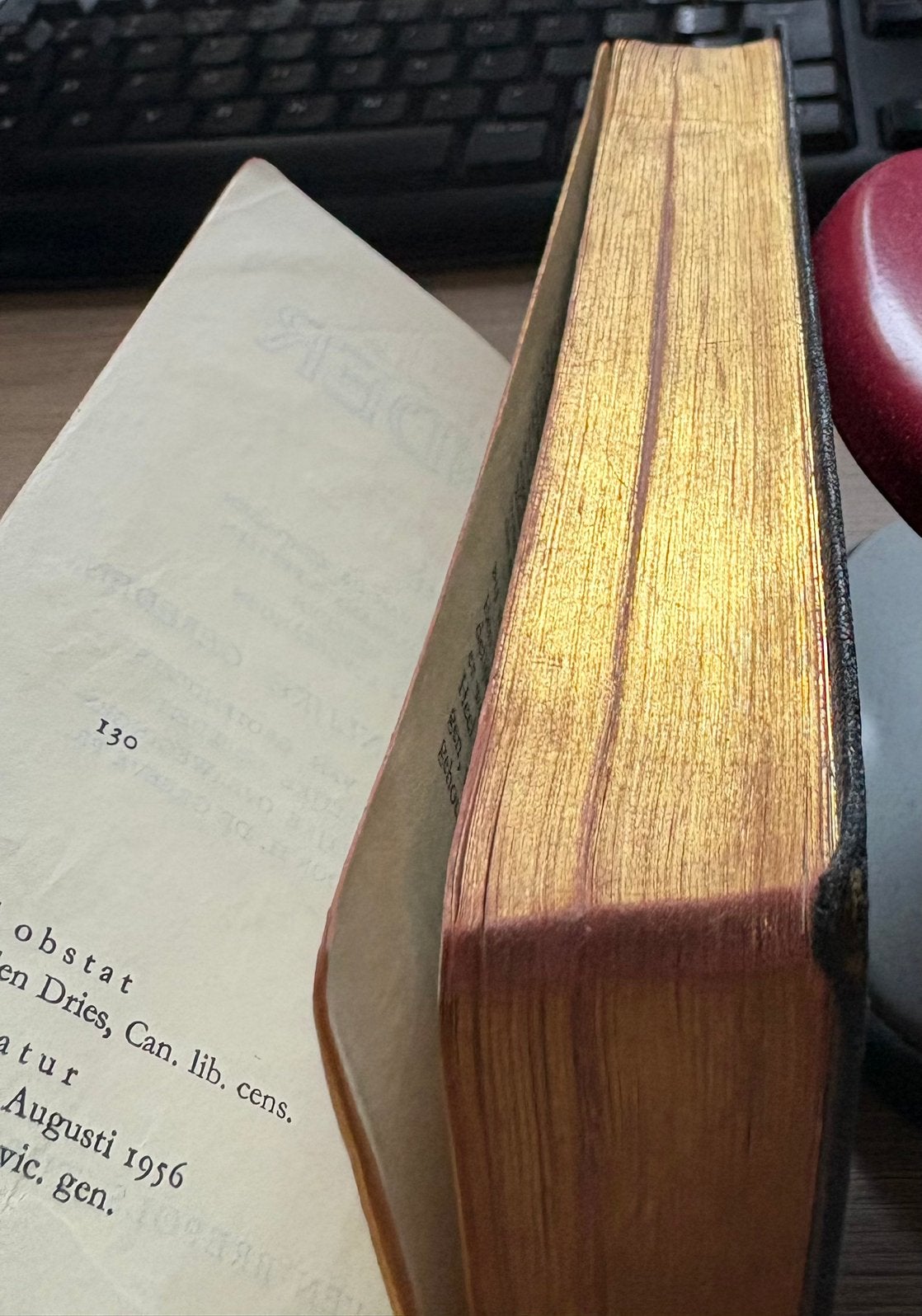 Oud gebedenboek uit 1956 - Katholiek, Boeken, Ophalen of Verzenden, Gelezen, Christendom | Katholiek